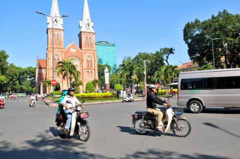 Saigon Tiếc Thương
