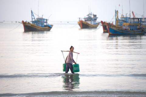 VỀ ĐÂU ?